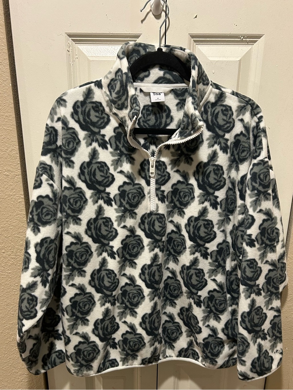 Aritzia TNA Fleece Floral 1/4 Zip , size M